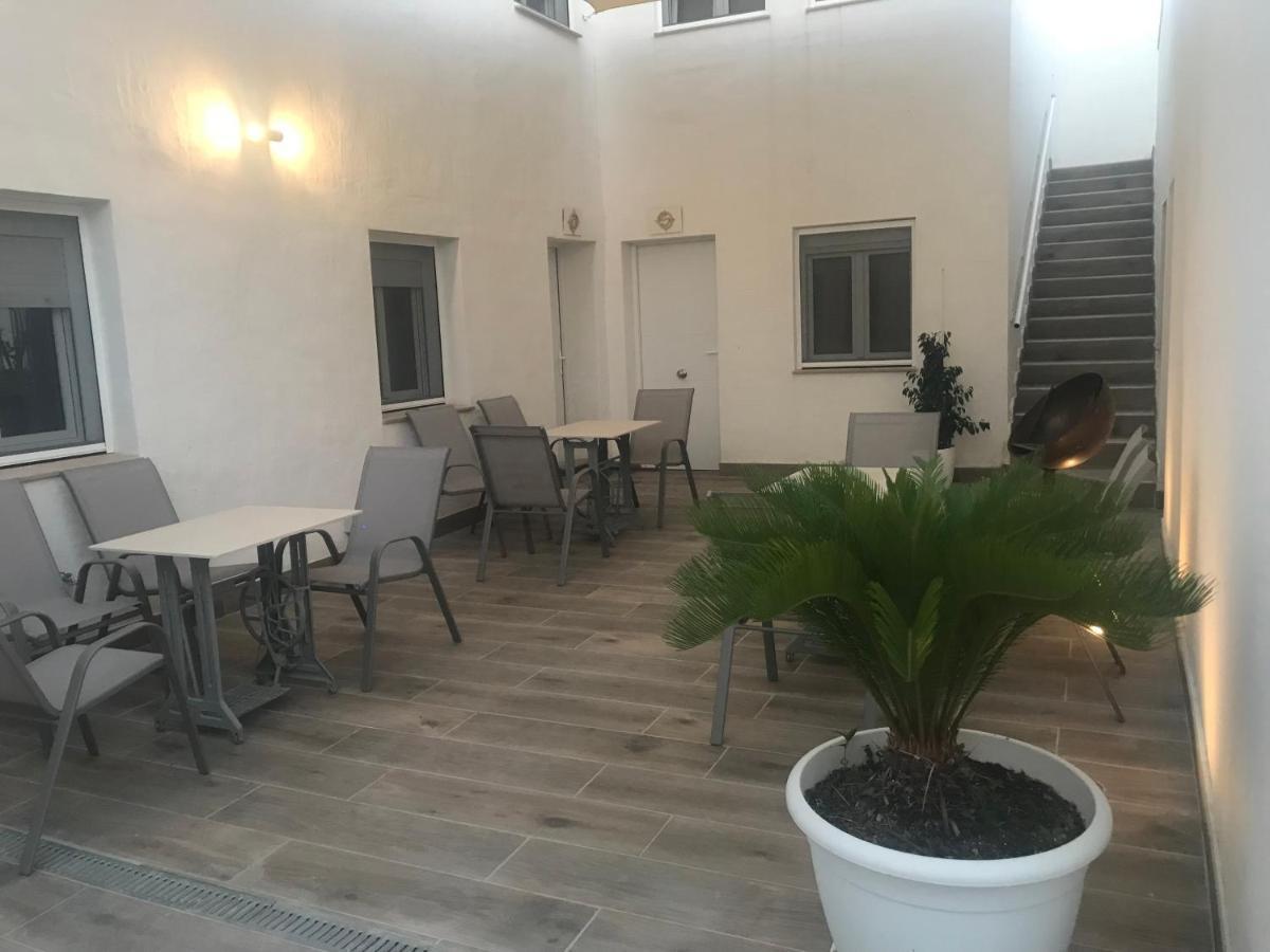 Cal Xot Guest House El Poblenou del Delta Luaran gambar